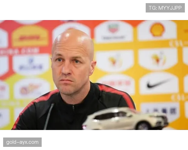 克鲁伊夫战术重现世界杯，全攻全守引领球队强势崛起