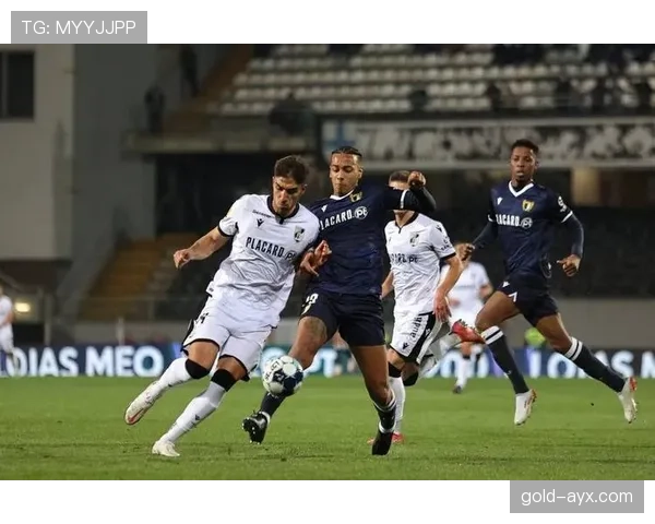 里斯本竞技新赛季阵容亮相，青春风暴引瞩目